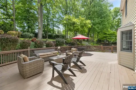694 Blauvelt Drive Oradell NJ 07649