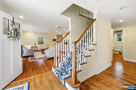 694 Blauvelt Drive Oradell NJ 07649