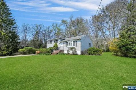 664 Woodside Avenue River Vale NJ 07675