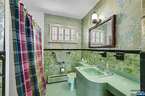664 Woodside Avenue River Vale NJ 07675