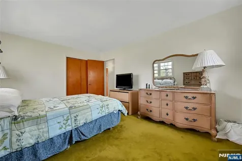 664 Woodside Avenue River Vale NJ 07675
