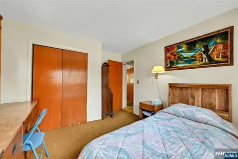 664 Woodside Avenue River Vale NJ 07675