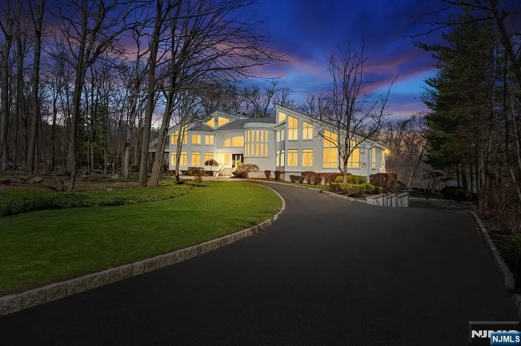 817 W Shore Drive Kinnelon Borough NJ 07405