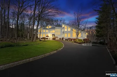 817 W Shore Drive Kinnelon Borough NJ 07405