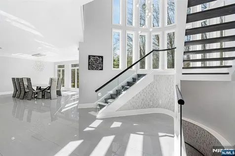 817 W Shore Drive Kinnelon Borough NJ 07405