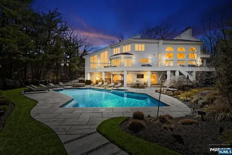 817 W Shore Drive Kinnelon Borough NJ 07405