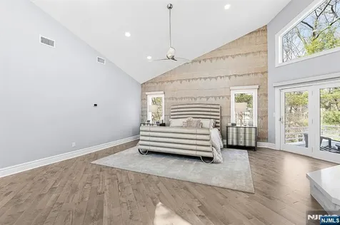817 W Shore Drive Kinnelon Borough NJ 07405