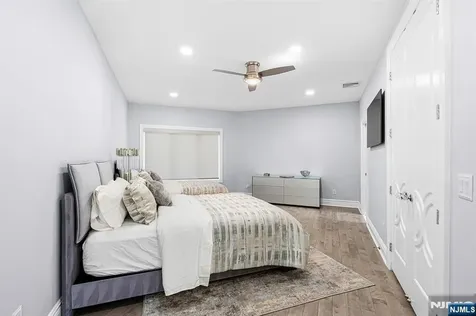 817 W Shore Drive Kinnelon Borough NJ 07405