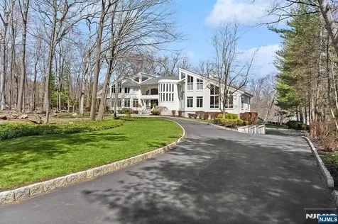 817 W Shore Drive Kinnelon Borough NJ 07405