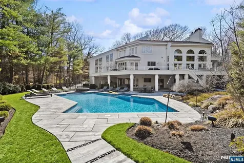 817 W Shore Drive Kinnelon Borough NJ 07405