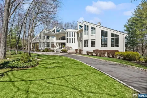 817 W Shore Drive Kinnelon Borough NJ 07405