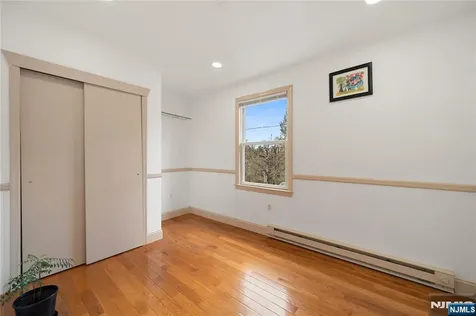 22 Cottage Lane Clifton NJ 07012