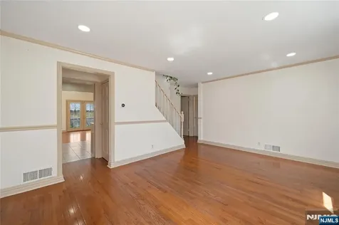 22 Cottage Lane Clifton NJ 07012