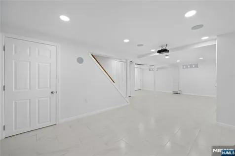 22 Cottage Lane Clifton NJ 07012