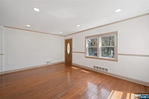 22 Cottage Lane Clifton NJ 07012