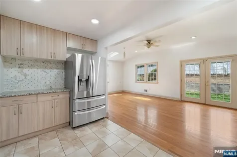 22 Cottage Lane Clifton NJ 07012