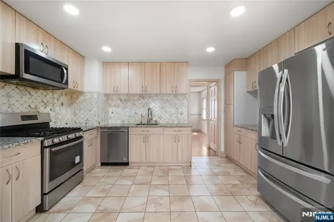 22 Cottage Lane Clifton NJ 07012