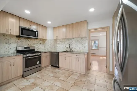 22 Cottage Lane Clifton NJ 07012