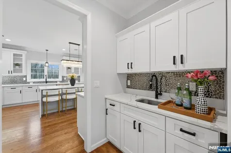 188 Edwards Road Par-troy Hills Twp. NJ 07054