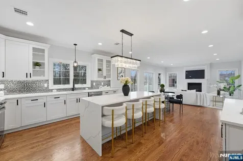 188 Edwards Road Par-troy Hills Twp. NJ 07054