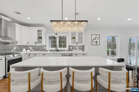 188 Edwards Road Par-troy Hills Twp. NJ 07054