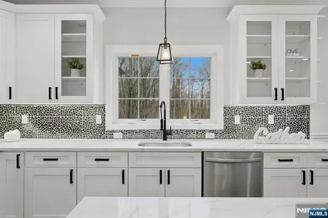 188 Edwards Road Par-troy Hills Twp. NJ 07054