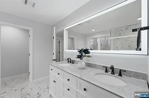 188 Edwards Road Par-troy Hills Twp. NJ 07054