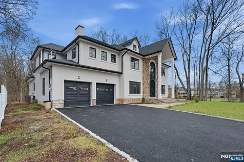 188 Edwards Road Par-troy Hills Twp. NJ 07054