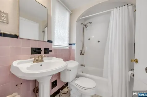 255 Windsor Road Wood Ridge NJ 07075