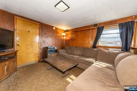 71 Hobart Avenue Rutherford NJ 07070