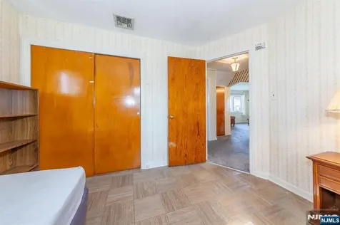 71 Hobart Avenue Rutherford NJ 07070
