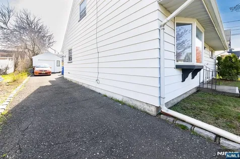 71 Hobart Avenue Rutherford NJ 07070