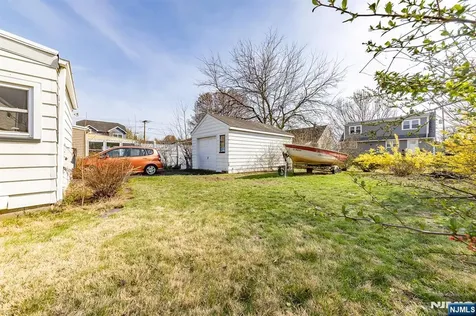 71 Hobart Avenue Rutherford NJ 07070