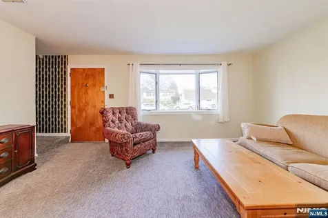 71 Hobart Avenue Rutherford NJ 07070