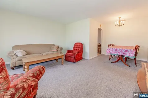 71 Hobart Avenue Rutherford NJ 07070