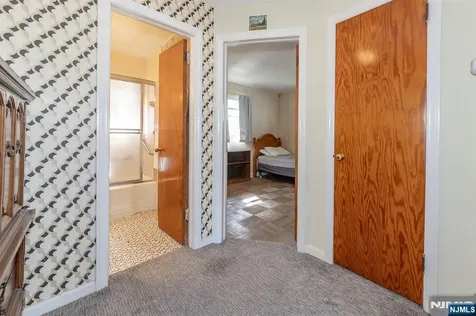 71 Hobart Avenue Rutherford NJ 07070