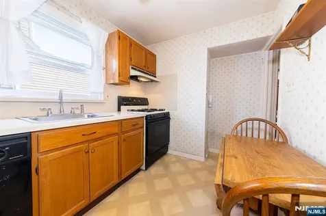71 Hobart Avenue Rutherford NJ 07070
