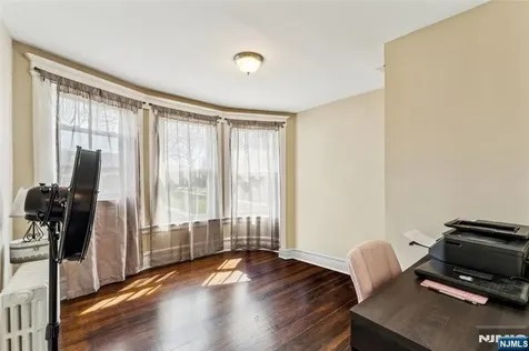 21 Ellington Street East Orange NJ 07017