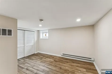 21 Ellington Street East Orange NJ 07017