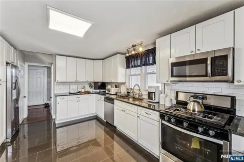 21 Ellington Street East Orange NJ 07017