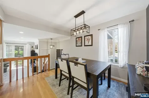 166 Sandcastle Key Secaucus NJ 07094