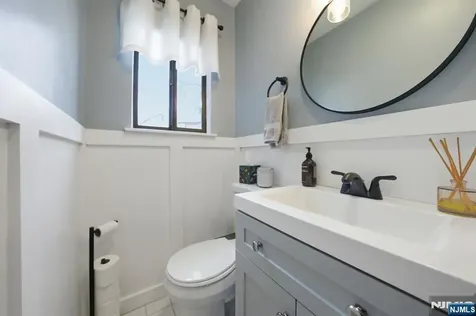 166 Sandcastle Key Secaucus NJ 07094