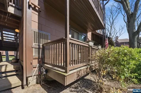 166 Sandcastle Key Secaucus NJ 07094