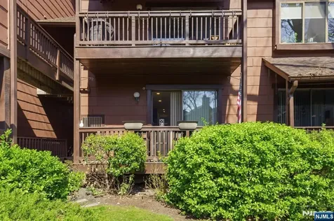 166 Sandcastle Key Secaucus NJ 07094