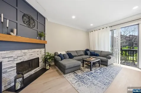 166 Sandcastle Key Secaucus NJ 07094