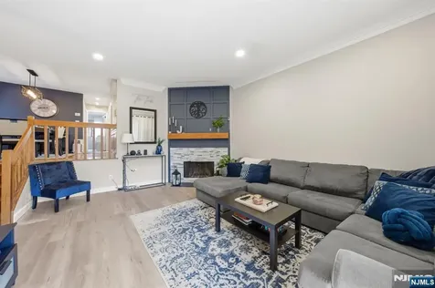 166 Sandcastle Key Secaucus NJ 07094