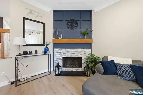 166 Sandcastle Key Secaucus NJ 07094