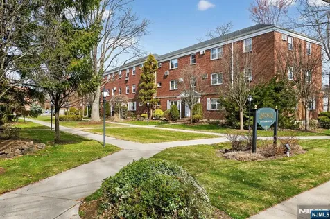 243 Johnson Avenue Hackensack NJ 07601