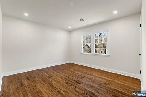 10 Robert Court Verona NJ 07044