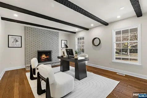 10 Robert Court Verona NJ 07044